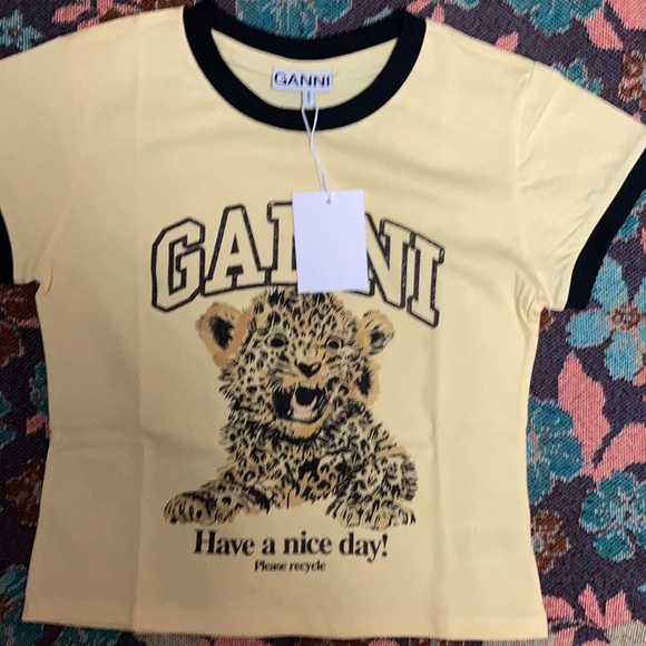 Women’s Yellow Cropped Leopard T-Shirt size medium - Picture 1 of 6